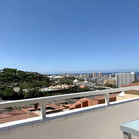 Studio Las Americas With Pool Apartment